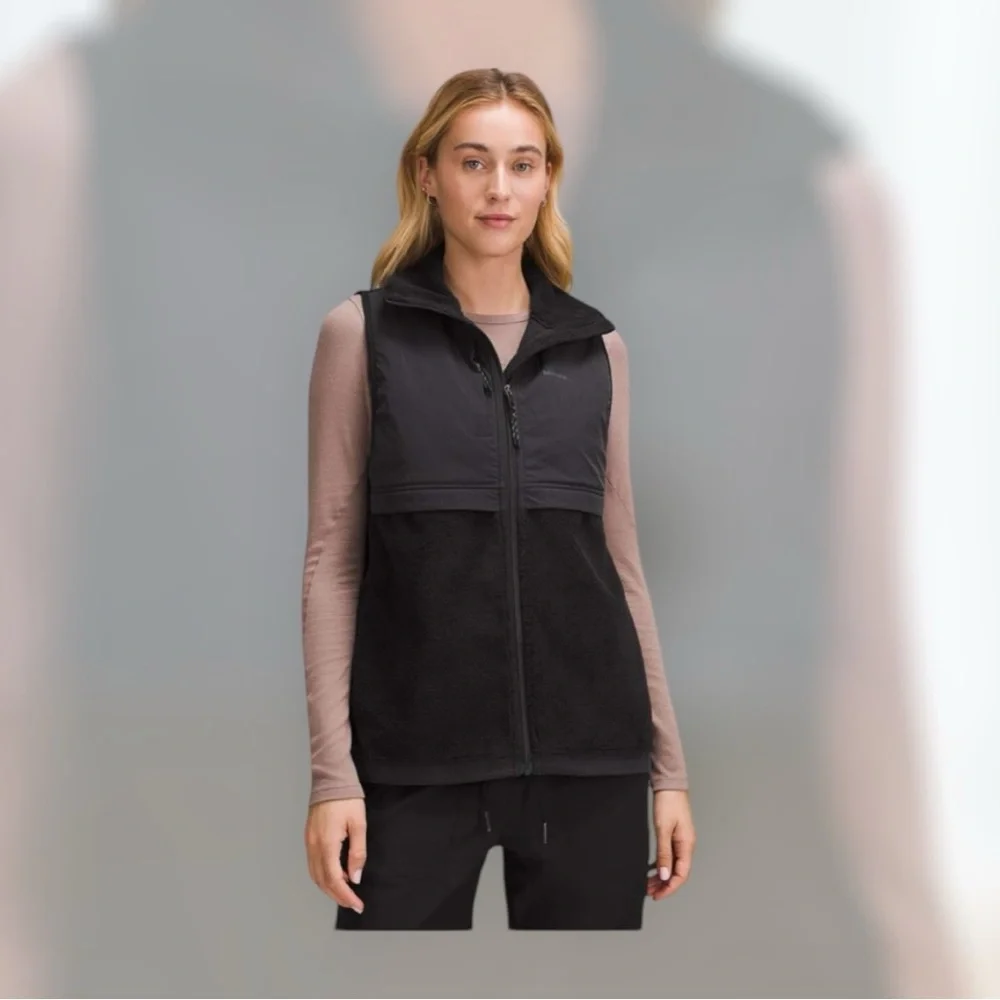 Lululemon Cinch-Hem Fleece Vest
Black / Super Dark - Picture 2 of 10